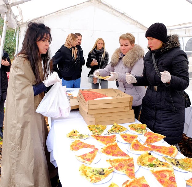 Даша Суворова нагодувала голодних в рамках благодійної акції - 3 - изображение