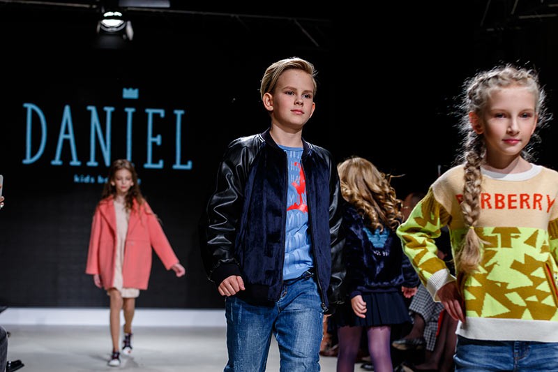Роскошные коллекции от мировых брендов были представлены на Junior Fashion Week - 84 - изображение