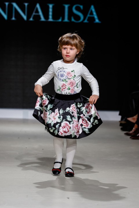 Роскошные коллекции от мировых брендов были представлены на Junior Fashion Week - 37 - изображение