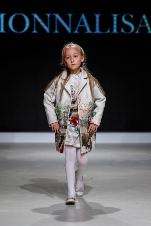 Роскошные коллекции от мировых брендов были представлены на Junior Fashion Week - 42 - изображение
