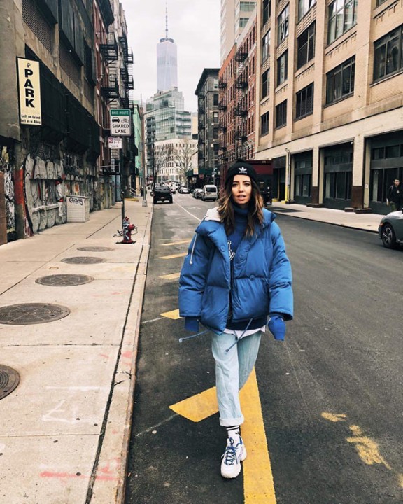 Надя Дорофеева прогулялась по Нью-Йорку в модном пуховике - 2 - изображение