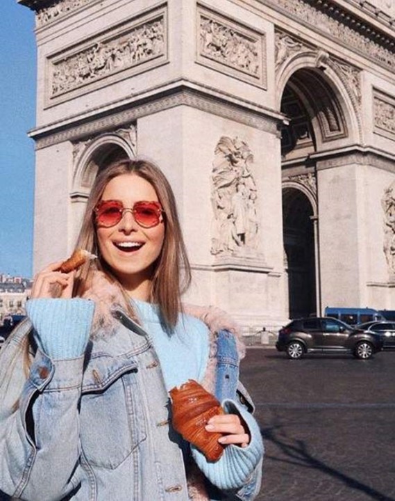 Внучка Ротару в модном аутфите прогулялась по улицам Парижа - 2 - изображение