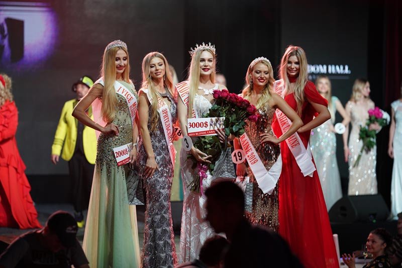 Дима Коляденко сделал предложение и подарил кольцо Ирине Билык на конкурсе Miss Blonde Ukraine 2019! - 13 - изображение