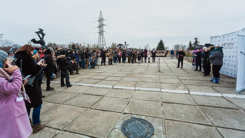 У боротьбі з фейками: документальна стрічка «АРТЕФАКТ: Перший арт-рейв Чорнобиля»  - 1 - изображение
