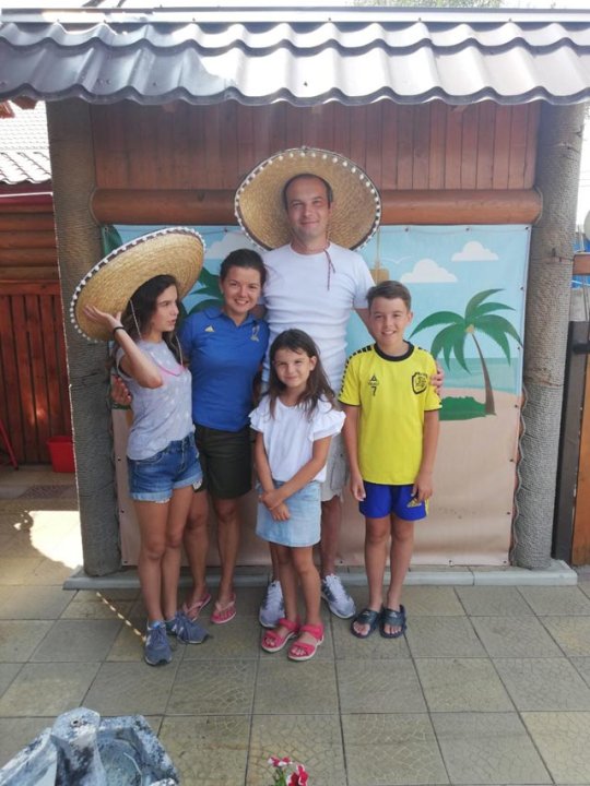 Семейный отдых: Маричка Падалко рассказала о своем путешествии на YouTube-канале - 2 - изображение