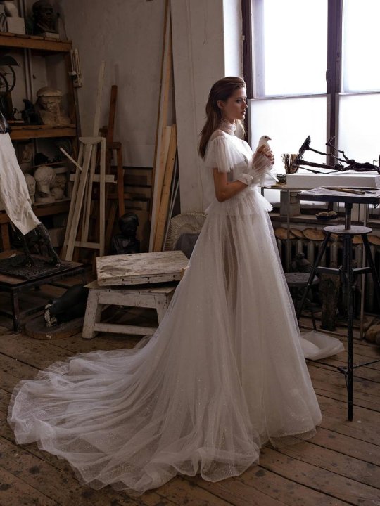 Свадебные платья: воздушные, летящие и элегантные - 16 - изображение