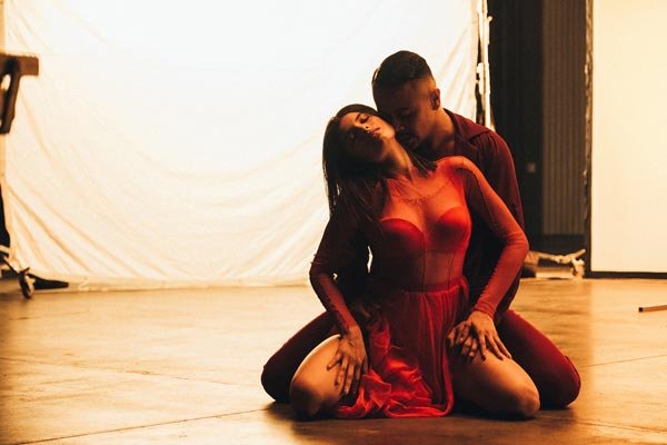Страстные танцы Michelle Andrade и Франсиско Гомеса в новом клипе певицы - 2 - изображение