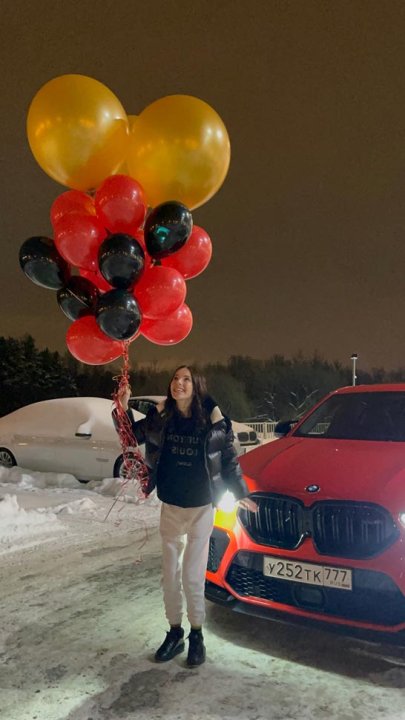 «Отдала за цвет много миллионов»: блогер Яна Sims купила машину из-за цвета - 2 - изображение