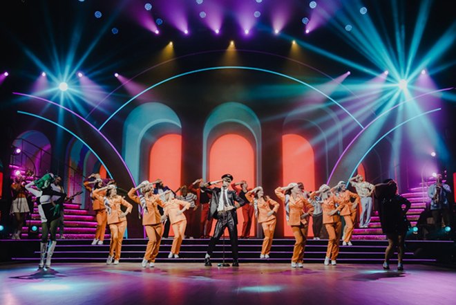«Самый красивый ведущий»: Макс Барских сорвал бурные овации после эфира «Танцев со звездами» - 3 - изображение