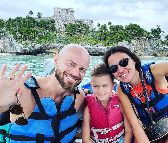 «Магическое место»: Влад Яма проводит отпуск с семьей в Мексике - 1 - изображение