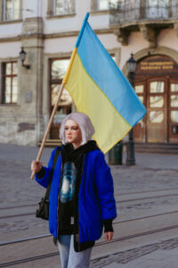 Українська віртуальна інфлюенсерка запустила “щоденники війни” для допомоги українській армії - 2 - изображение