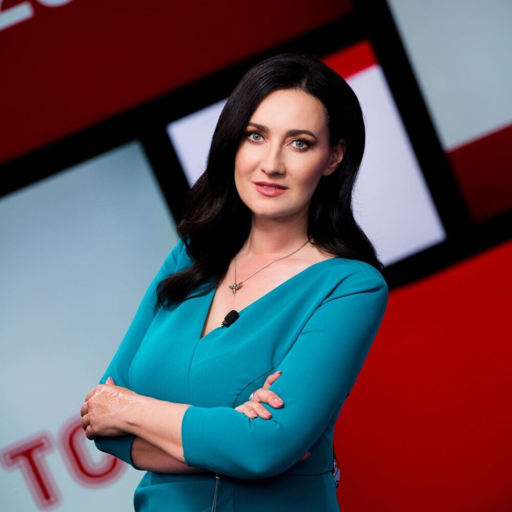 Porno filmlarda moynali kiyimlar