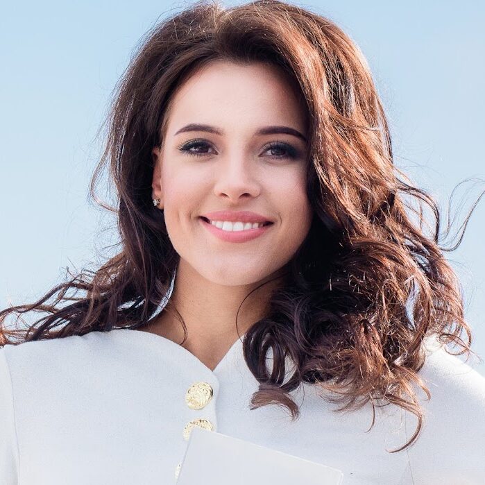 Halyna Zaviyska Host of M1