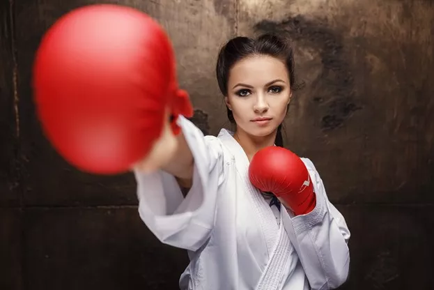 Десять уроков женской самообороны от известной спортсменки Катерины Кривой - 2 - изображение