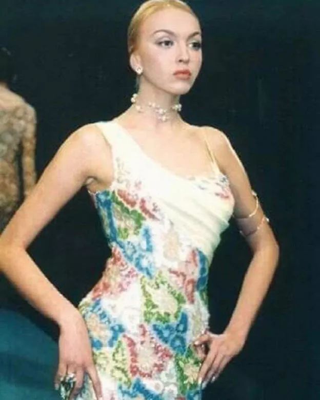 Оля Полякова показала, как выглядела в 16 лет - 2 - изображение