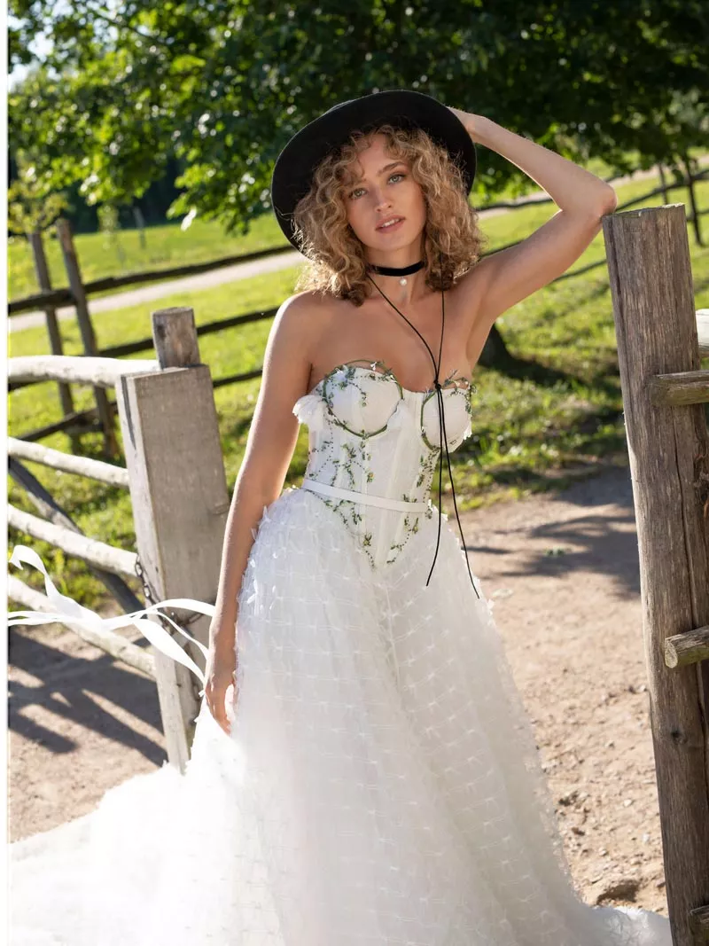 Свадебные платья: воздушные, летящие и элегантные - 13 - изображение