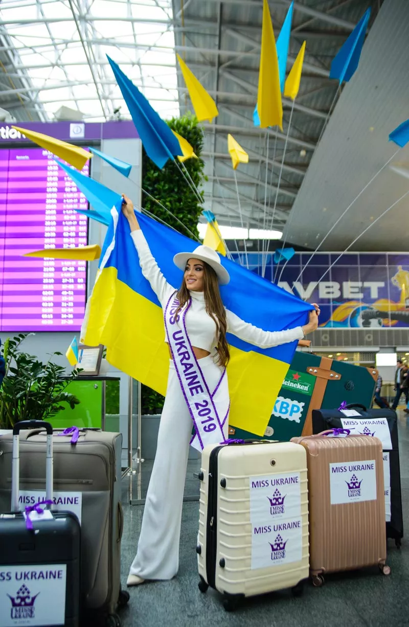 Мисс Украина Маргарита Паша вылетела в Лондон за короной Мисс Мира - 4 - изображение