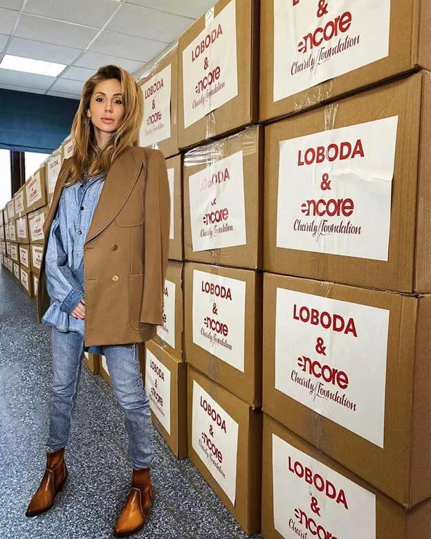 LOBODA передала в Киевский волонтерский штаб более 1000 продуктовых коробок - 1 - изображение