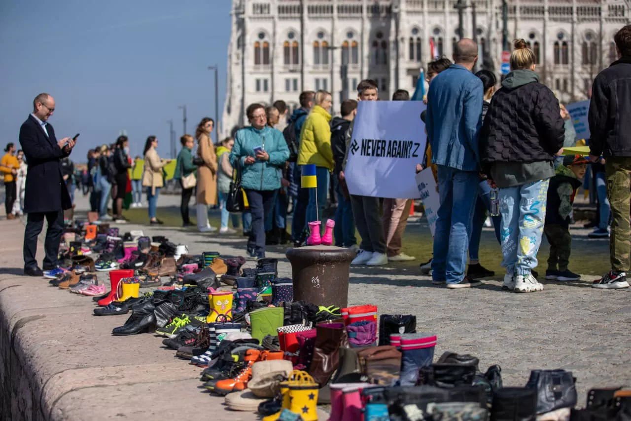 Save children of Ukraine