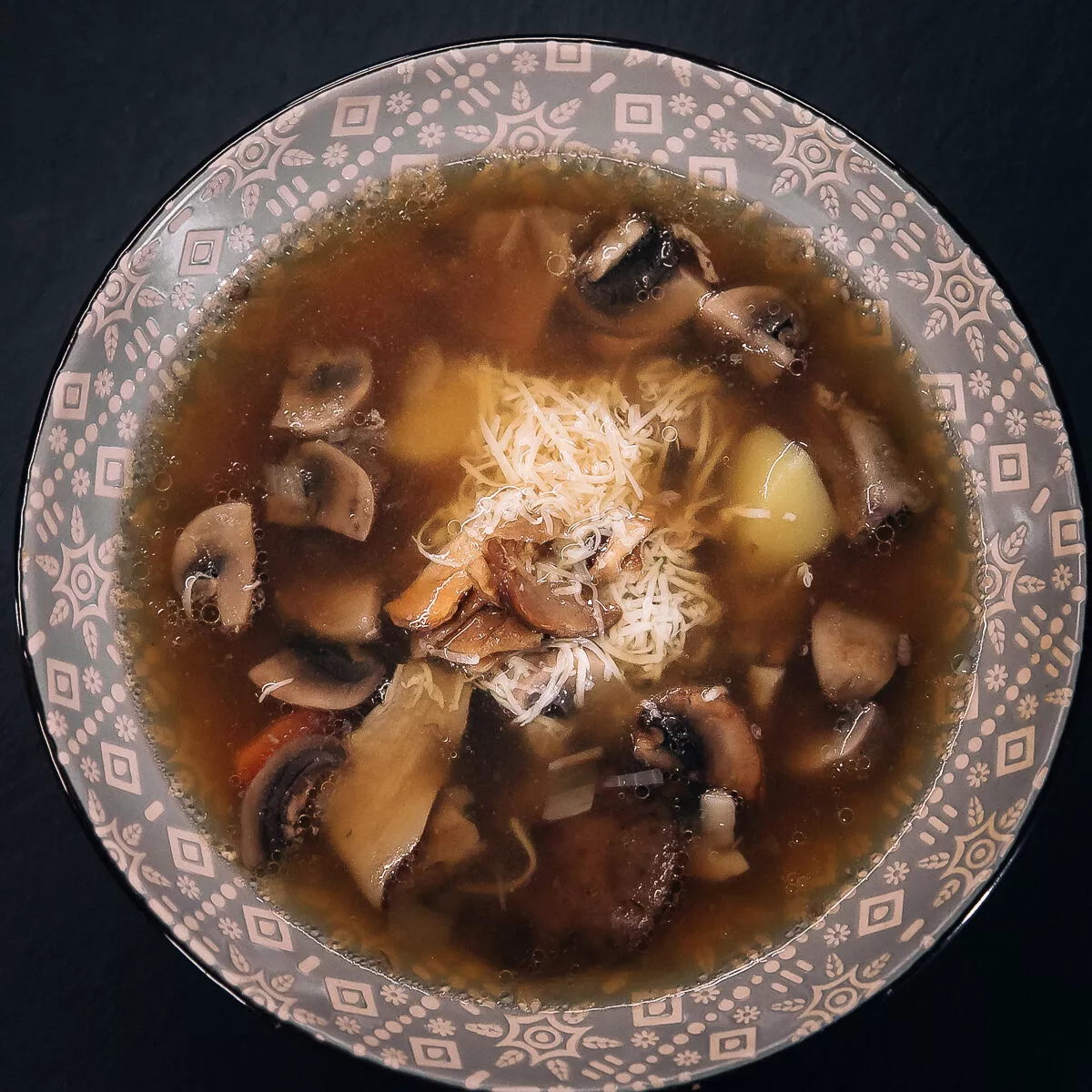Рецепт ароматної грибної юшки з сиром - 1 - изображение